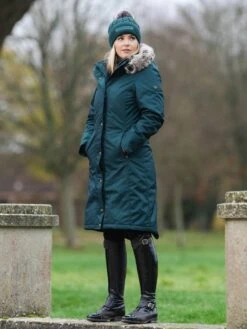 LeMieux Clara Cable Beanie - 3 Colours -Ariat || Lemieux || PÉNÉLOPE Shop it03633 lifestyle claracablebeanie spruce 1 2